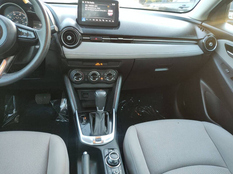 2019 Toyota Yaris LE