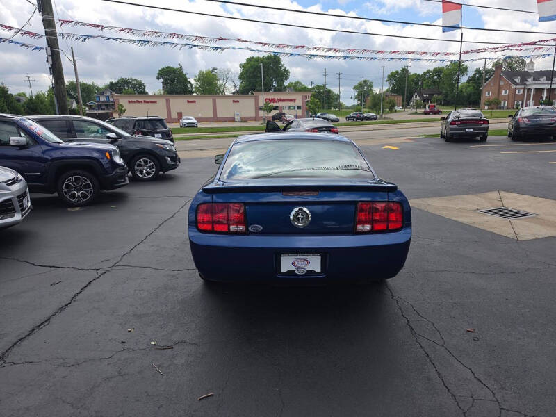 2009 Ford Mustang V6 Deluxe