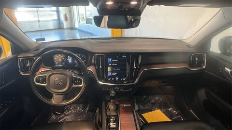 2021 Volvo S60 T5 Momentum