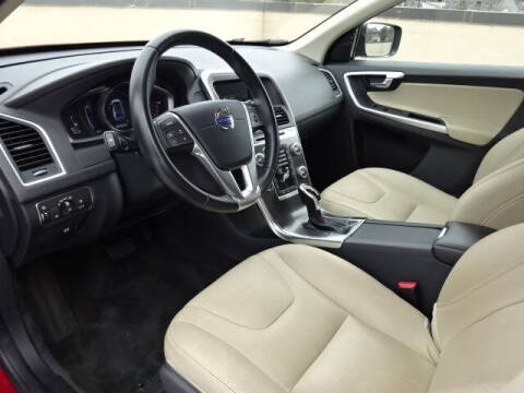 2016 Volvo XC60 T6 Drive-E R-Design Platinum