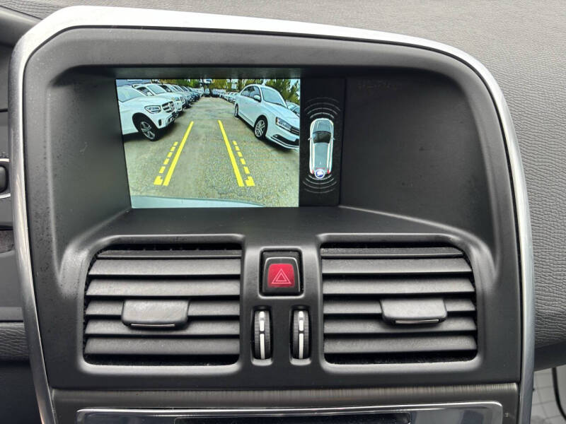 2016 Volvo XC60 T5 Drive-E Premier