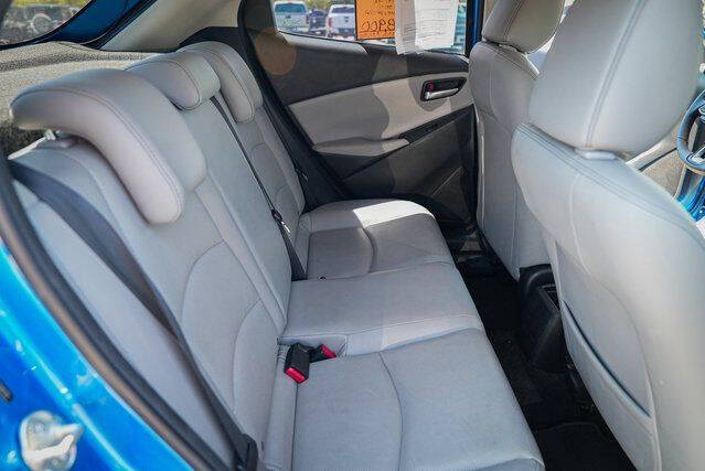 2020 Toyota Yaris Hatchback XLE