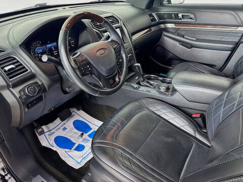 2017 Ford Explorer Platinum