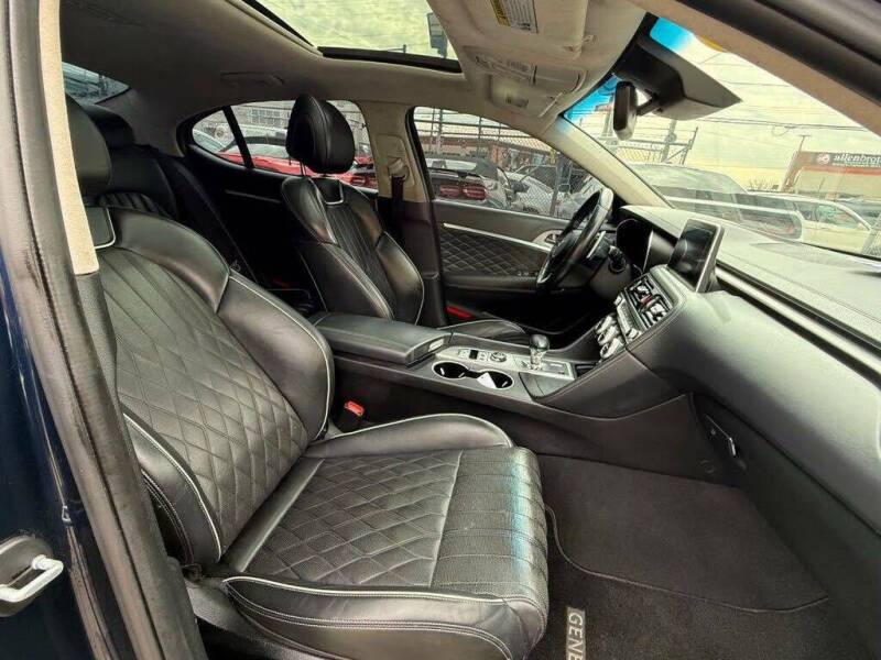 2019 Genesis G70 3.3T Design Edition