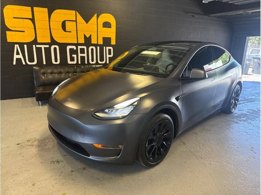 Gray 2022 Tesla Model Y Long Range AWD Long Range 4dr Crossover 1