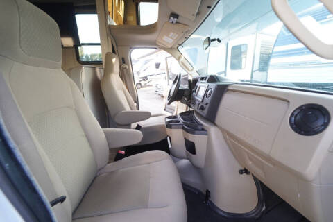 2021 Thor Motor Coach Four Winds