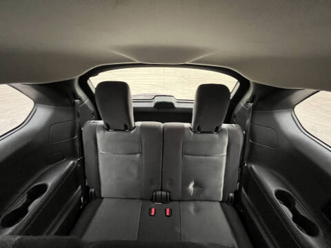 2017 Nissan Pathfinder SV