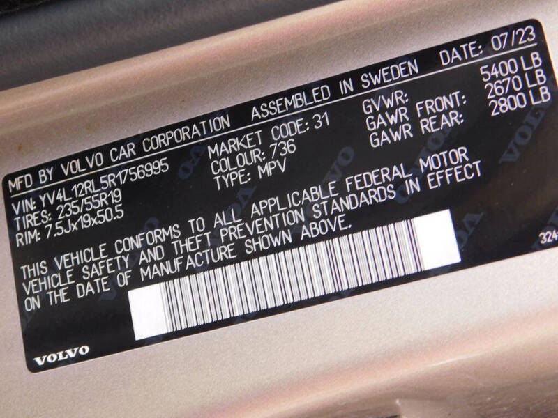 2024 Volvo XC60 B5 Plus Dark Theme