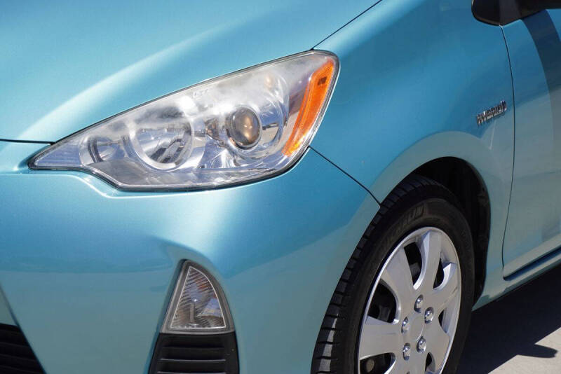 2013 Toyota Prius c Two