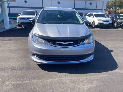 2017 Chrysler Pacifica LX
