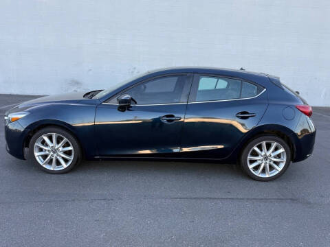 2017 Mazda MAZDA3 Touring