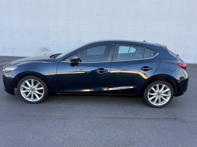 2017 Mazda MAZDA3 Touring