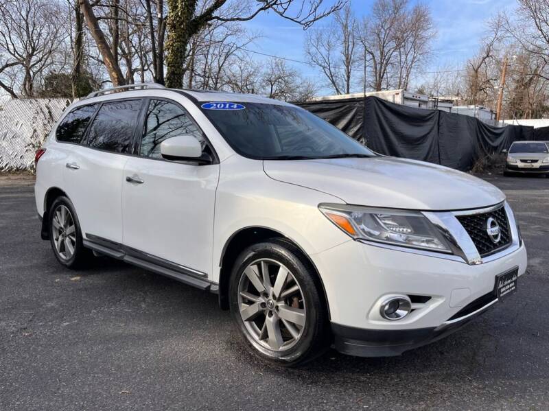 2014 Nissan Pathfinder for sale at PARK AVENUE AUTOS in Collingswood NJ