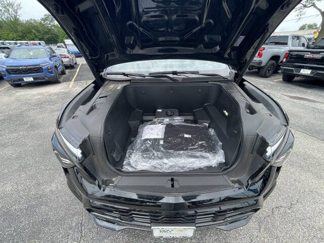 2025 Chevrolet Silverado EV RST