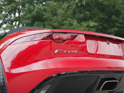 2019 Jaguar F-TYPE P300