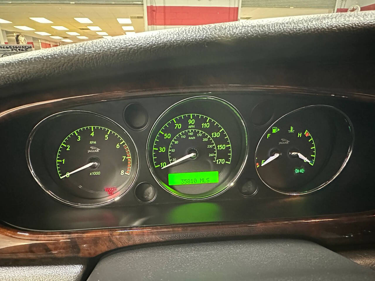 2005 Jaguar XJ-Series 26