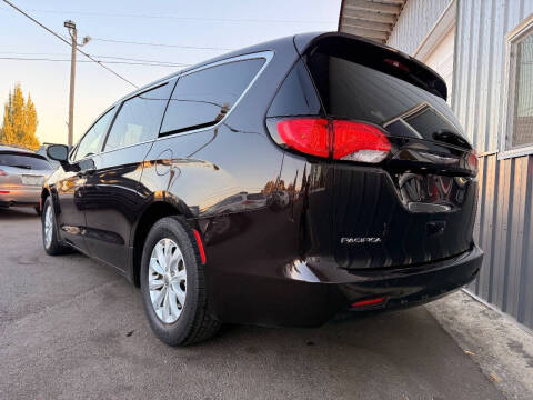2017 Chrysler Pacifica Touring