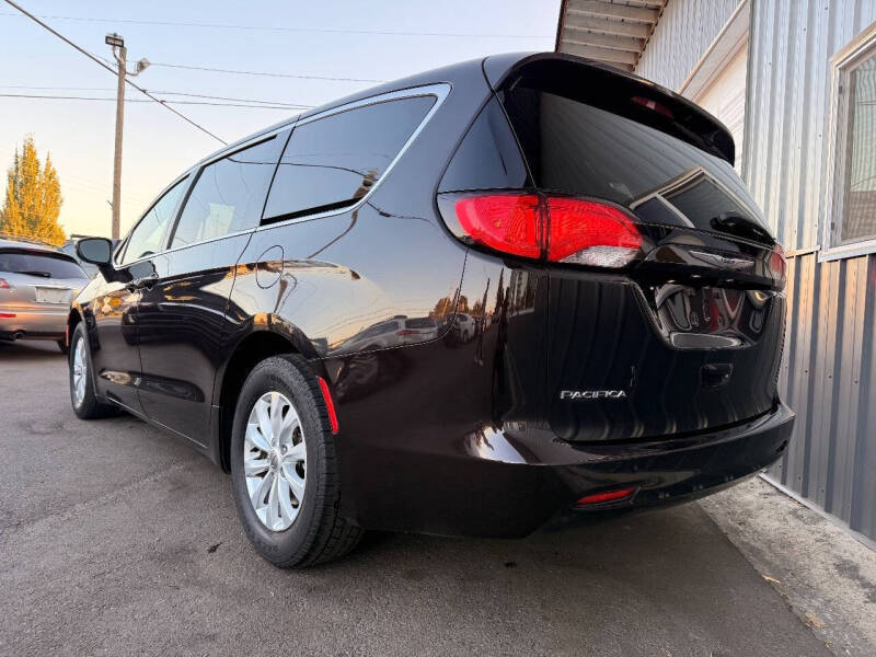2017 Chrysler Pacifica Touring