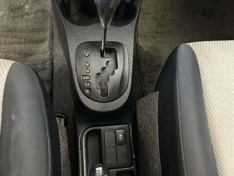 2012 Toyota Yaris 5-Door LE