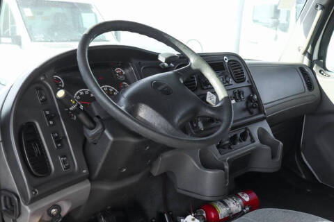 2014 Freightliner M2 106