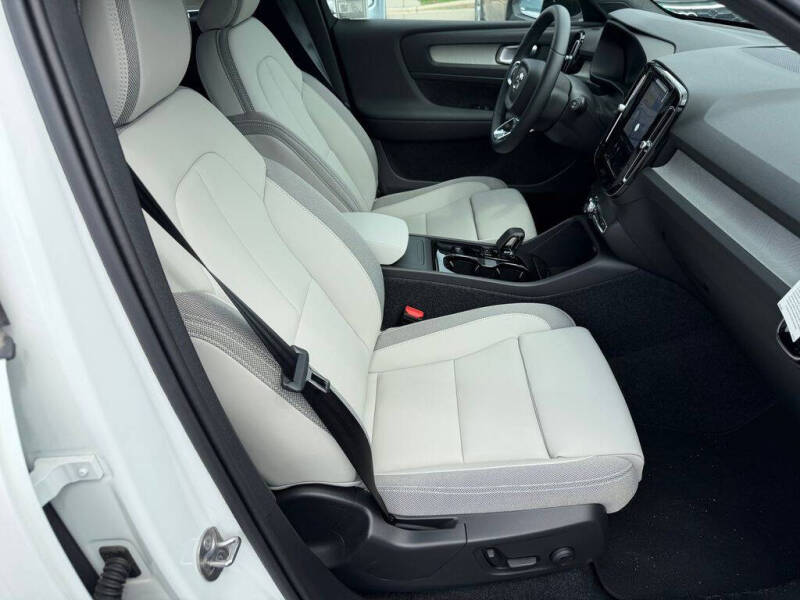 2026 Volvo EX40 Plus