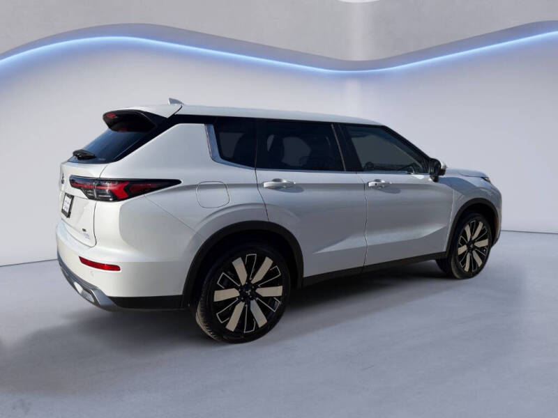 2026 Mitsubishi Outlander SE