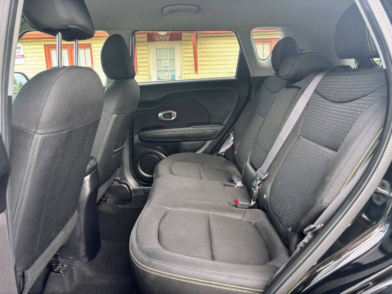 2016 Kia Soul +