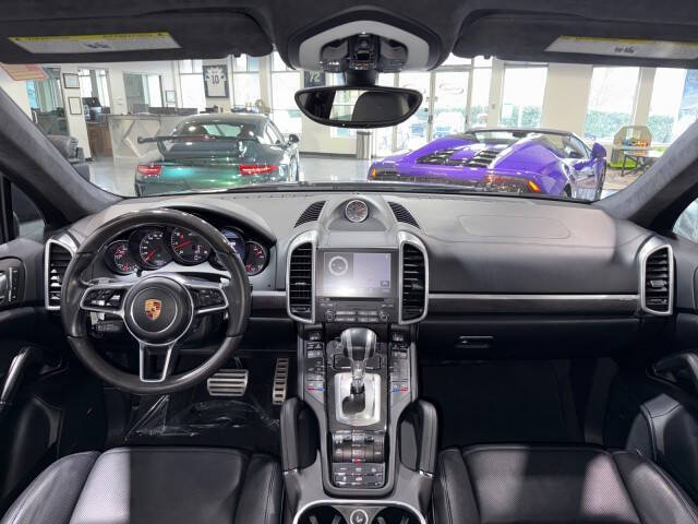 2017 Porsche Cayenne GTS