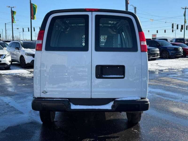 2021 Chevrolet Express 2500