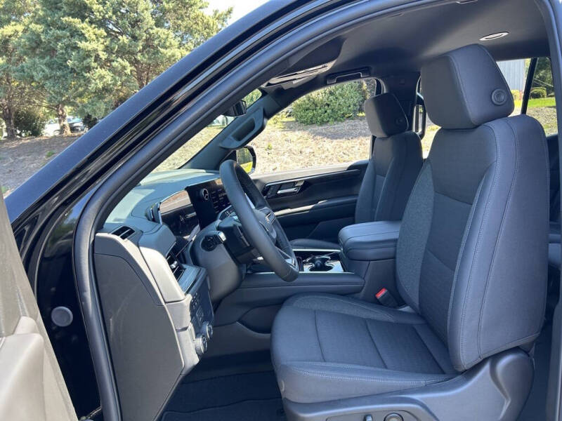 2025 Chevrolet Tahoe LS