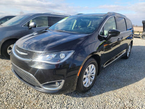 2018 Chrysler Pacifica for sale at Pack's Peak Auto in Hillsboro OH