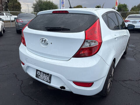 2017 Hyundai Accent SE