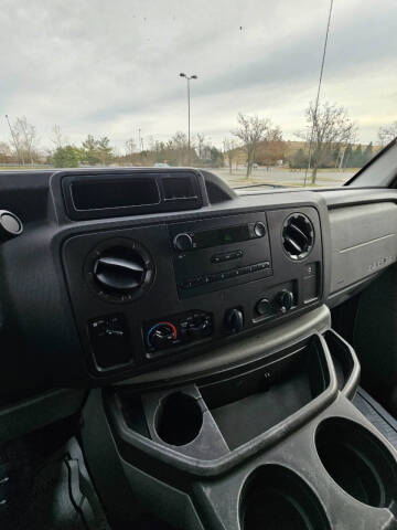 2014 Ford E-Series E-350 SD