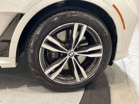 2021 BMW X7 M50i