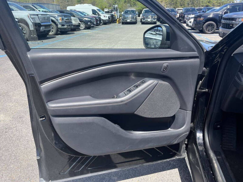 2025 Ford Mustang Mach-E Select