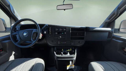2025 Chevrolet Express 2500