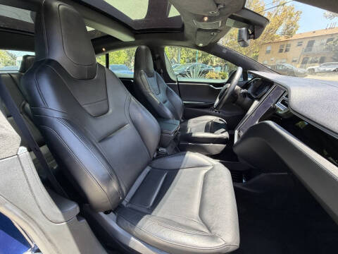 2015 Tesla Model S 70D