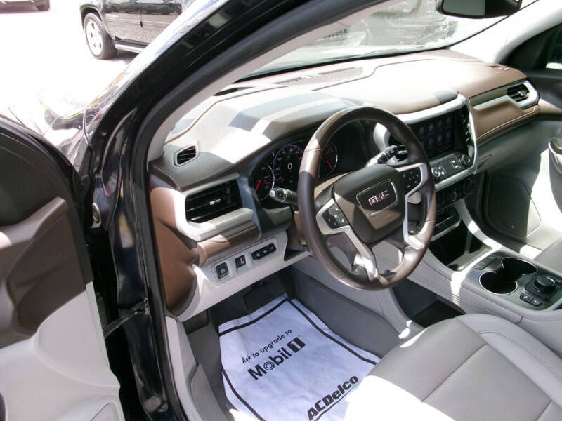 2021 GMC Acadia SLT