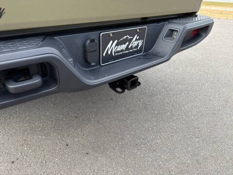 2025 Jeep Gladiator NightHawk