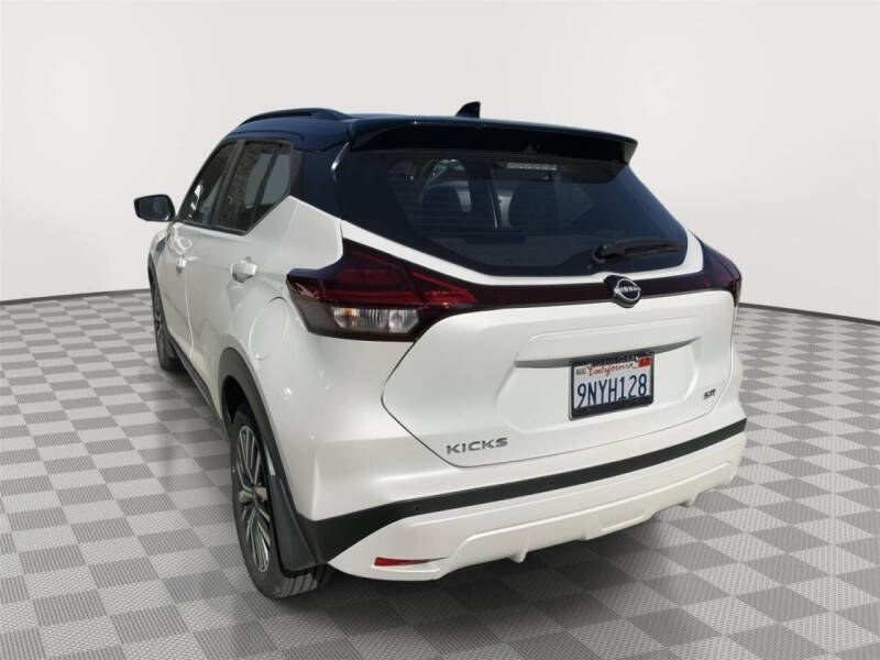 2024 Nissan Kicks SR