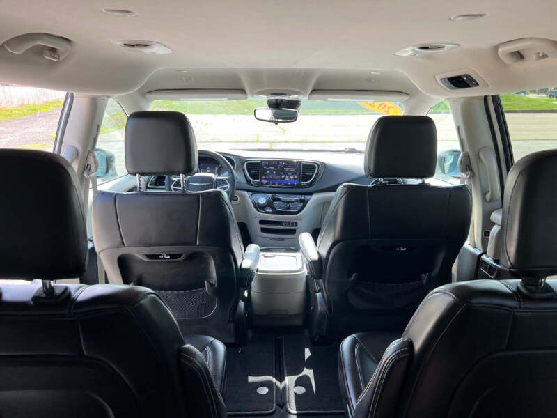 2023 Chrysler Pacifica Touring L