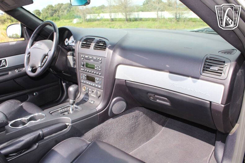 2005 Ford Thunderbird Deluxe