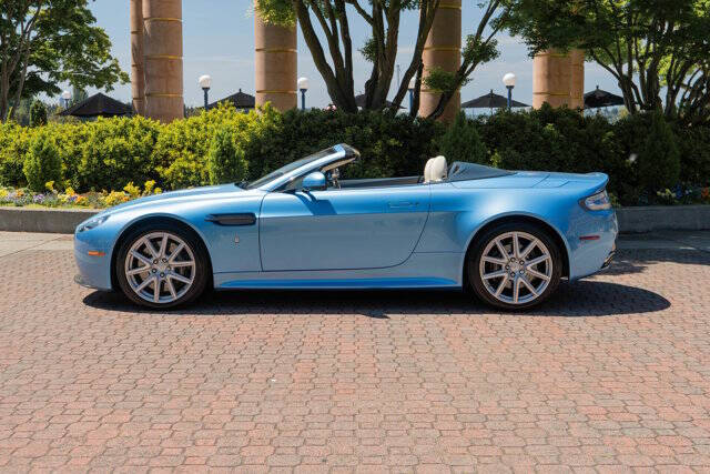 2012 Aston Martin V8 Vantage 28