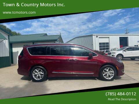 2018 Chrysler Pacifica for sale at Town & Country Motors Inc. in Meriden KS