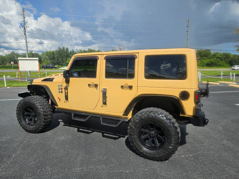 2014 Jeep Wrangler Unlimited Rubicon photo 2