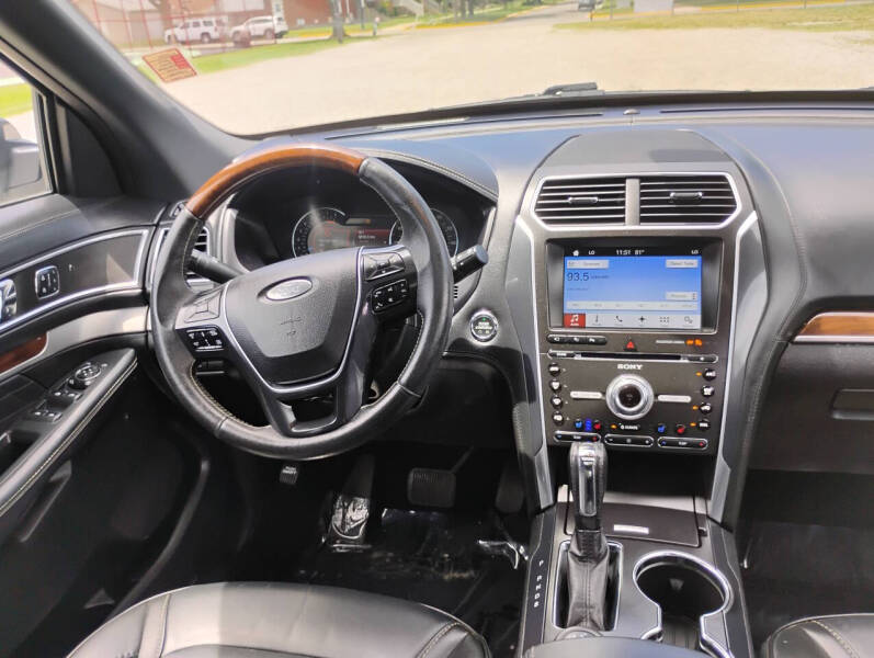 2017 Ford Explorer Platinum