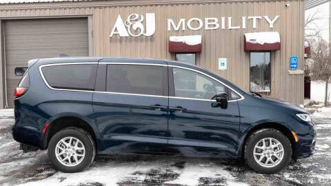 2024 Chrysler Pacifica Touring