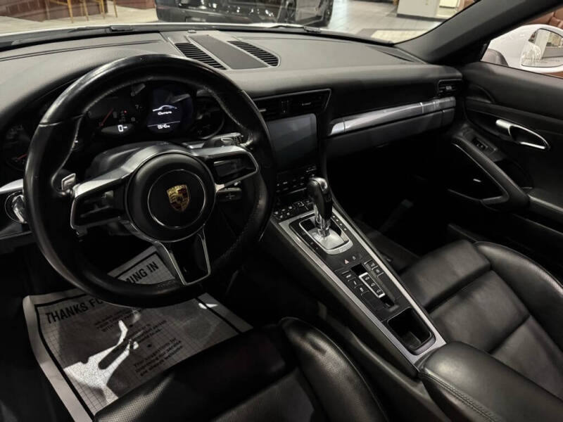 2019 Porsche 911 Carrera