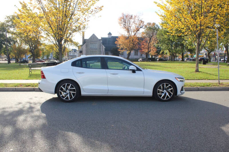 2020 Volvo S60 T5 Momentum