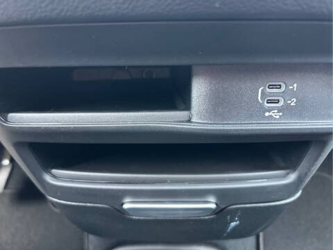 2027 Chrysler Pacifica LX